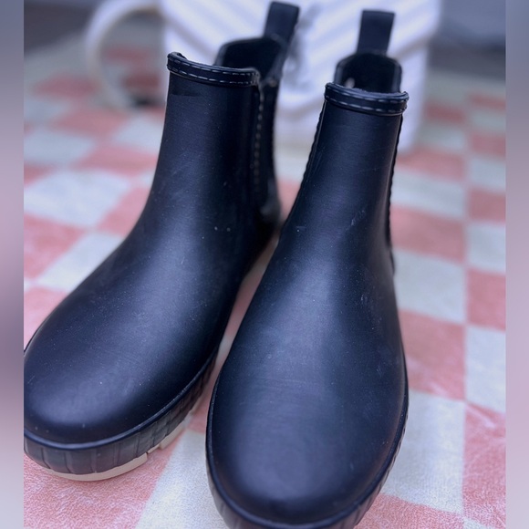 SPERRY | Torrent Chelsea Matte Waterproof Rain Boot, size 6.5 - Picture 4 of 6